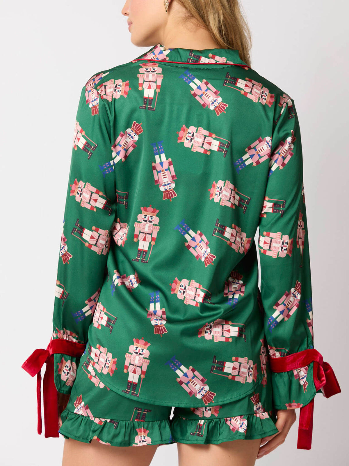 Groene Satijnen Notenkraker Rode Strik Pyjama Set