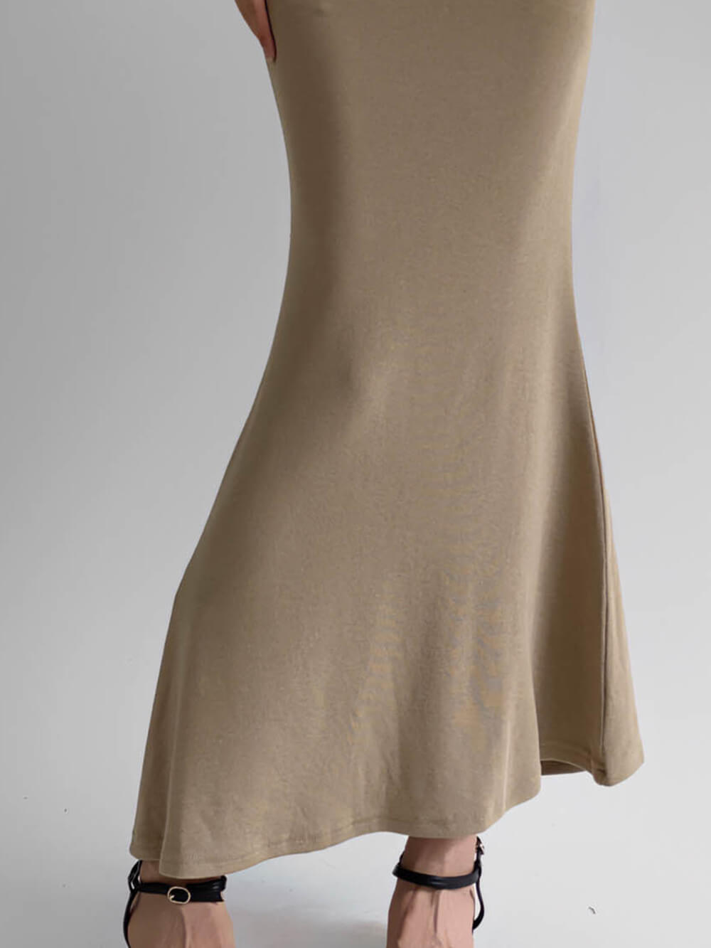 Geplooide, halflange fishtail-rok