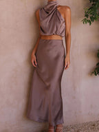 Satijnen halter crop tanktop + wikkelminirok
