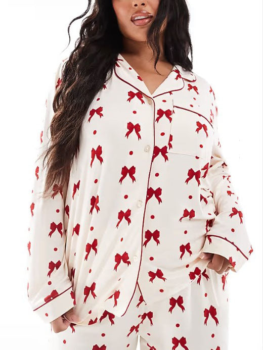 Rode pyjamaset met strikprint