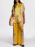 Verfijnde satijnen unieke oversized tweedelige set met cashewbloemenprint en knoop