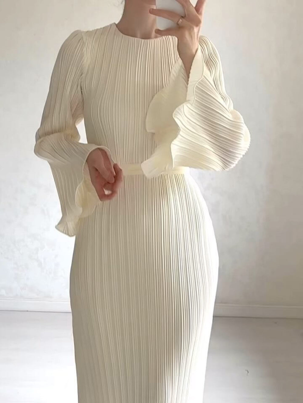 Geplooide maxi-jurk met klokmouwen