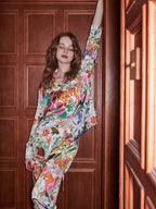 Witte loungewearset met lange mouwen van ijszijde met bostuinprint
