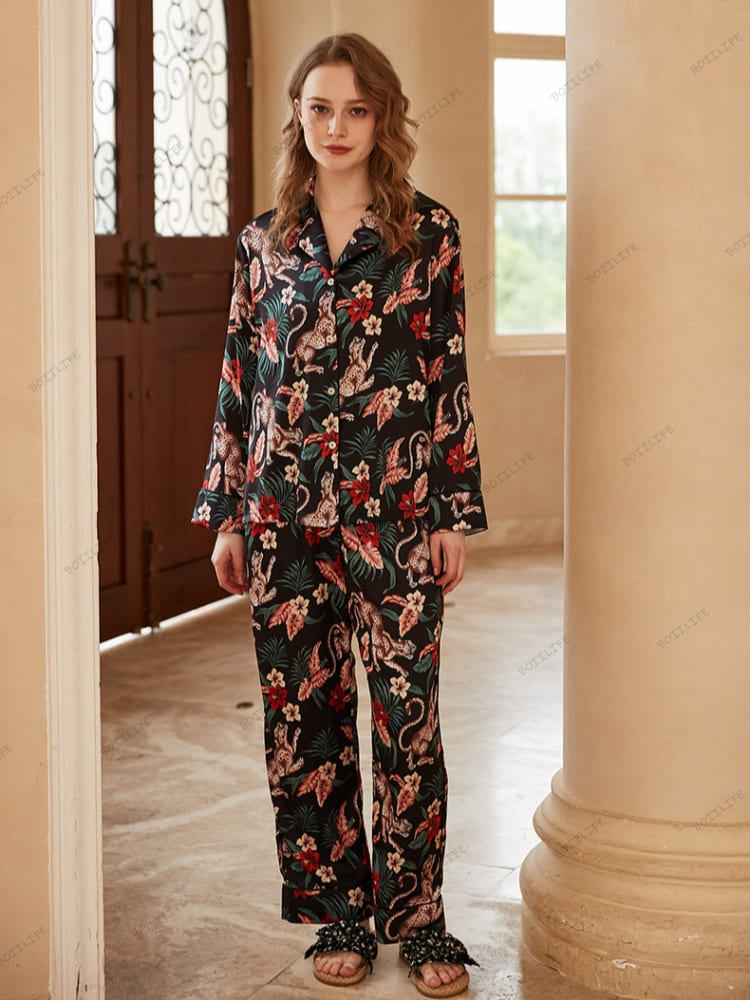 Loungewear-set met lange mouwen van ijszijde met Jaguar en bloemenprint