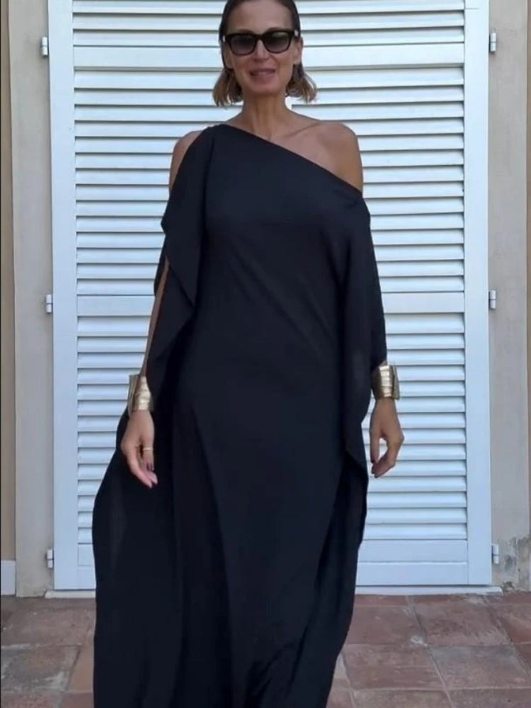 Vloeiende asymmetrische caftan met ceintuur